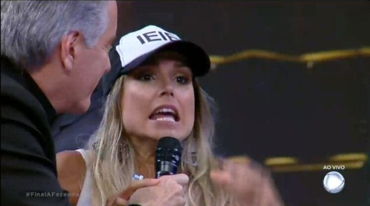 Milionária, Flávia Viana exibe o prêmio da Fazenda nas redes sociais