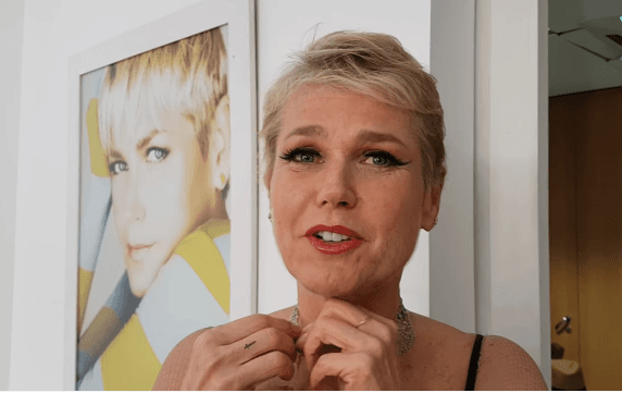 Xuxa compra presente para o neto e gêmeas de Ivete nos EUA; saiba o que ela comprou