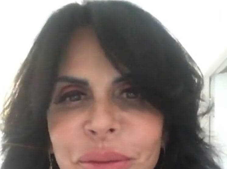 Detonada por preenchimento labial, Gretchen rebate críticas: “Ninguém derruba minha autoestima”