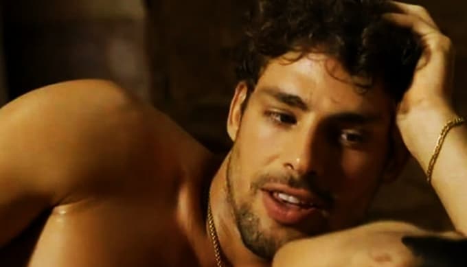 Cauã Reymond revela qual é a sensação de interpretar personagem gay