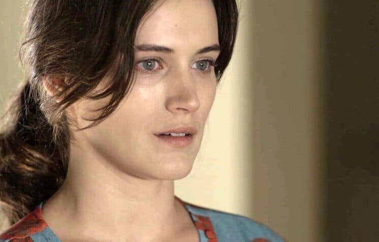 O Outro Lado do Paraíso: Clara faz bom negócio e fica milionária