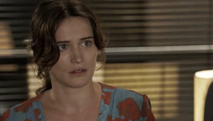 O Outro Lado do Paraíso: Clara fica desesperada ao saber que pode voltar para hospício