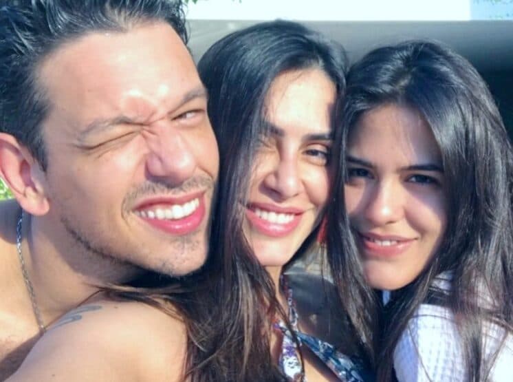 Cleo posa ao lado de ex e fãs especulam: "Voltaram?"