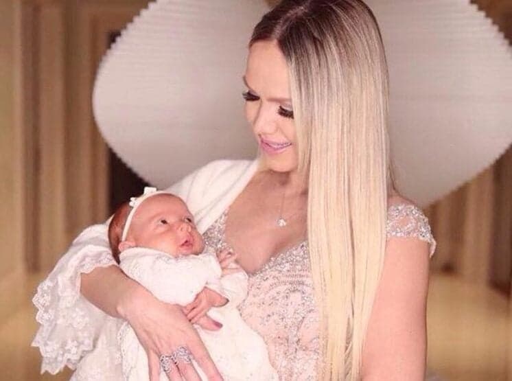 Para cuidar melhor da filha, Eliana evita sair de casa e revela: "Manu é prioridade"