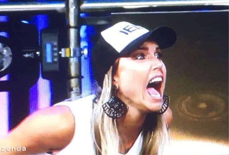 Com Flávia Viana como vencedora e superando favoritismo de Marcos Harter, Fazenda explode na web: "Chupa"