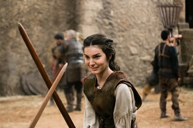 Marina Moschen fala sobre personagem guerreira em Deus Salve o Rei