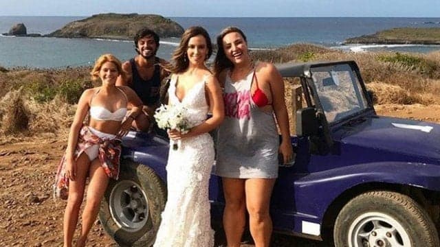 Isabella Santoni e Rodrigo Simas, atores da Globo, causam ao salvar noiva em Fernando de Noronha