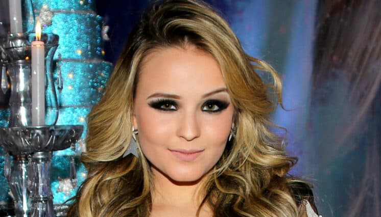 Larissa Manoela vai fechar boate nos EUA para fazer festa de 17 anos