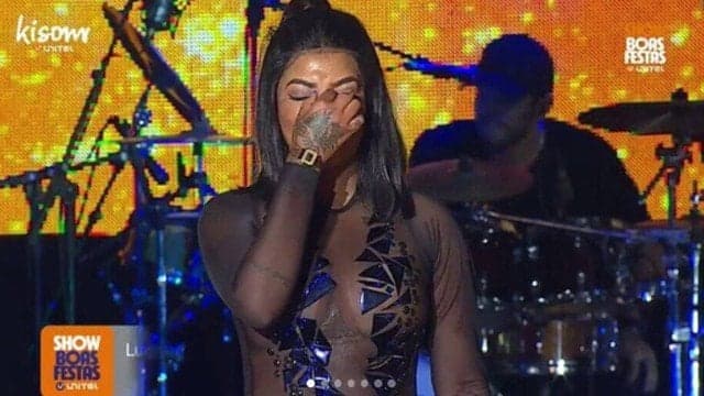 Impactada com lotação em show na Angola, Ludmilla cai no choro: "Nunca imaginei"