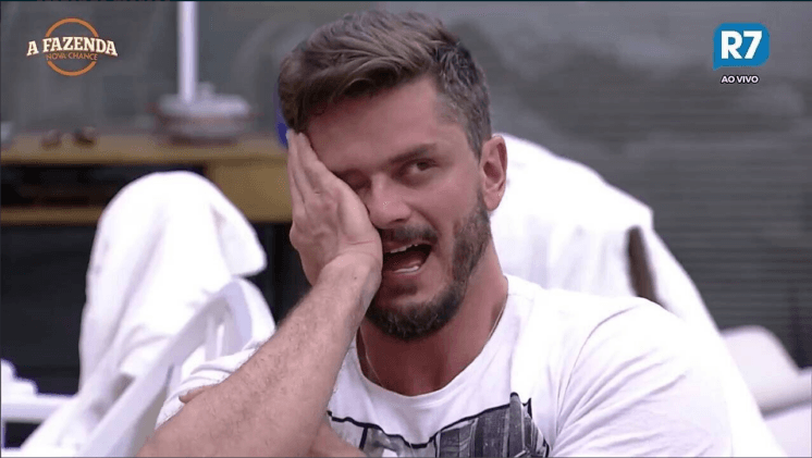 Após perder em A Fazenda, Marcos diz se acha Flávia falsa: 'Certeza absoluta não dá para ter'
