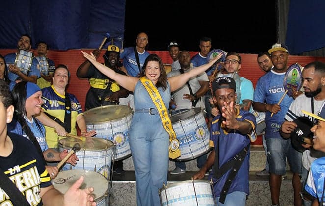 Sucesso em A Força do Querer, Mariana Xavier é eleita madrinha plus size em escola de samba