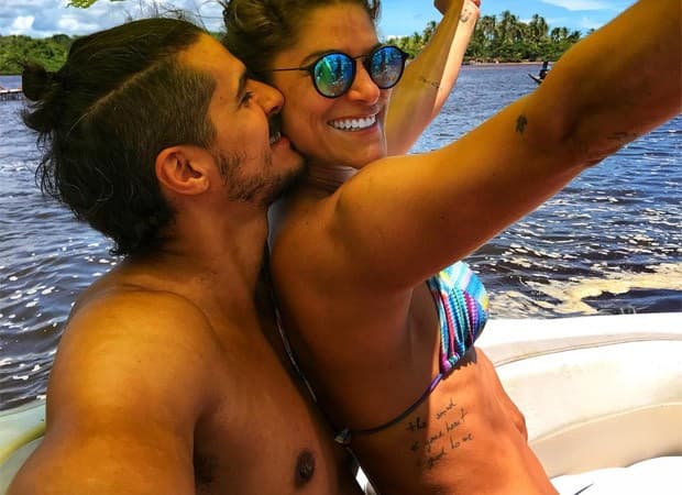 Pedida em casamento por Bruno Lopes, Priscila Fantin recebe aliança especial