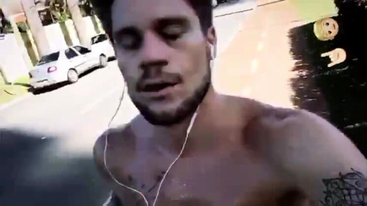 Galã do BBB18, Breno já teve momento íntimo flagrado pelos amigos