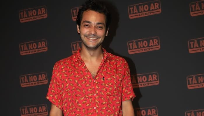 Ex-Pânico, Eduardo Sterblitch revela que sempre quis trabalhar com pessoas do Tá no Ar