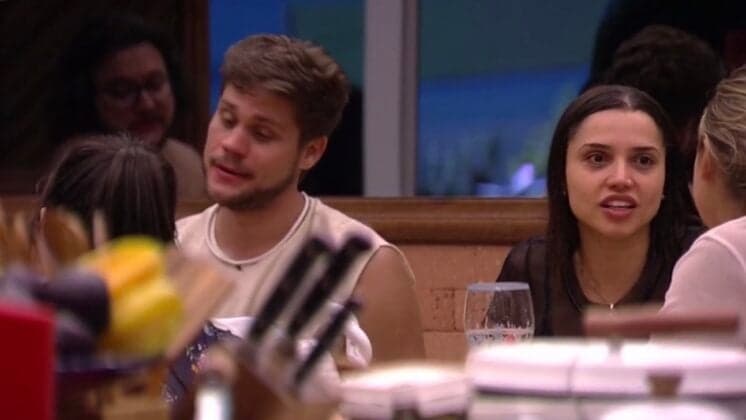 Participantes descobrem câmera no banheiro privado do BBB18 e tomam atitude