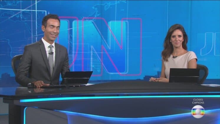 César Tralli se empolga após apresentar o Jornal Nacional e faz comemoração