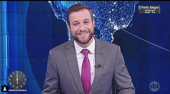 Extravagante, Cassius Zeilmann chama atenção no SBT por detalhe inusitado em foto