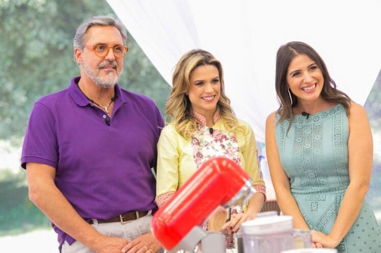 Após não conseguir renovar com diretores do SBT, jurado do Bake Off se encontra com Silvio Santos