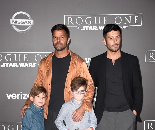 Gay assumido, Ricky Martin revela como explica para os filhos que eles têm dois pais