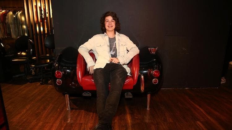 Lucas Jagger surpreende ao mostrar decoração de Natal em seu apartamento de luxo em NY