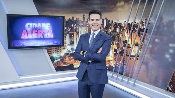 Luiz Bacci posta foto de amigo na Internet e faz homenagem