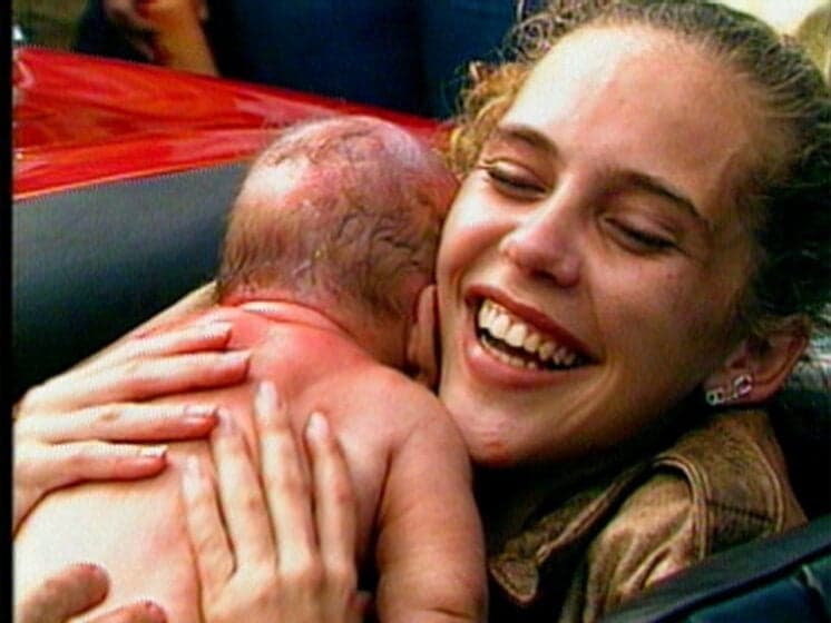 Em sua segunda reprise na TV, Bebê a Bordo estreia dia 15 no canal Viva