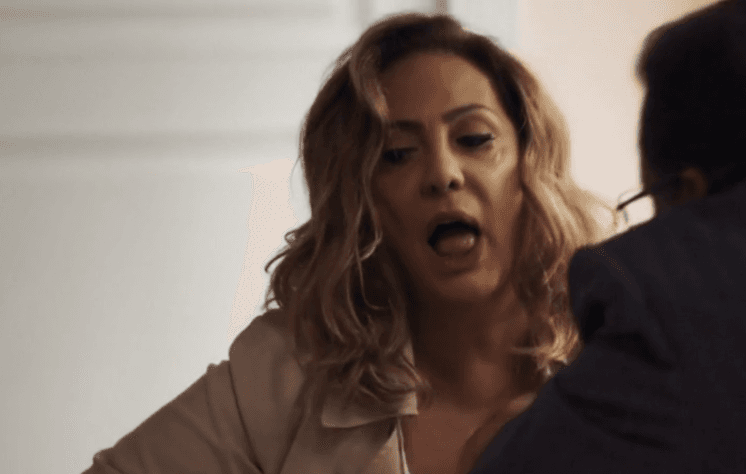 O Outro Lado do Paraíso: Nádia se revolta, "chuta" juiz e arranja novinho tatuado