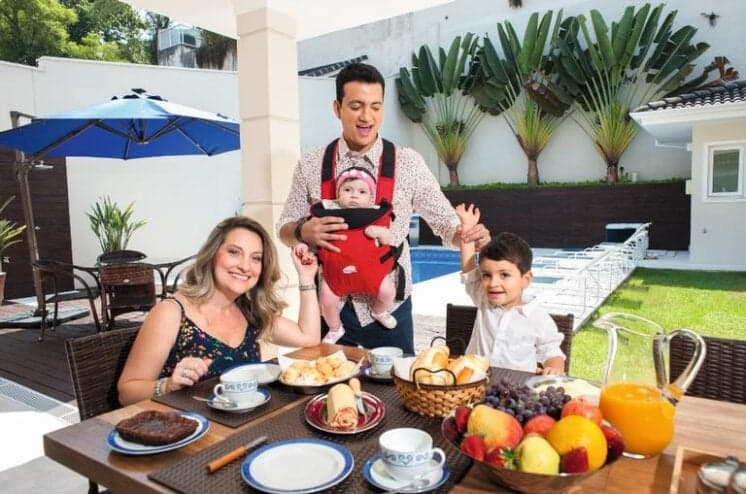 Cabeleireiro dos programas do SBT, Rodrigo Cintra revela que era viciado em trabalho: ‘de 15 a 16 horas no salão’