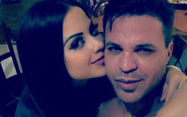 Termina o namoro de Eduardo Costa com a bailarina Victória Villarim