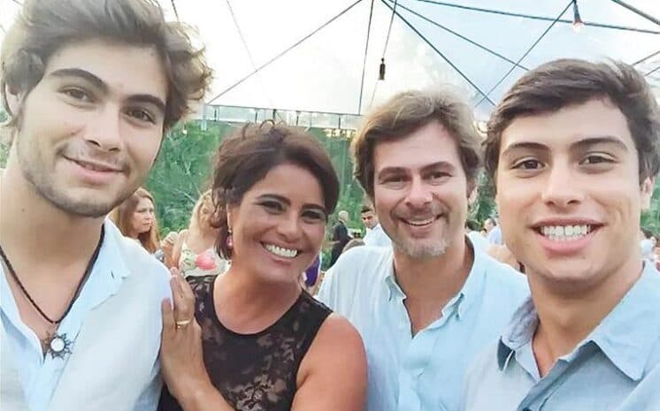 Mãe de Rafael Vitti posta fotos dos filhos ainda crianças e chama atenção na web