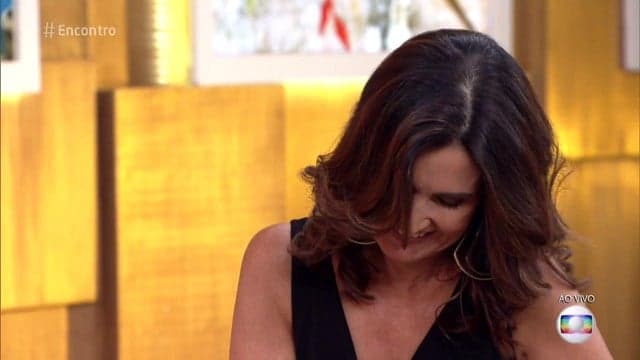 Fátima Bernardes fica envergonhada ao falar de namorado no Encontro