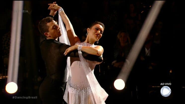 Ex-Globo, Geovanna Tominaga se destaca e lidera isolada o Dancing Brasil 3; saiba quem se saiu melhor na estreia