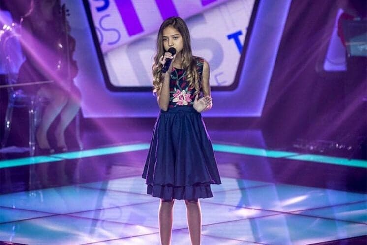 Ex-participante do The Voice Kids sofre acidente de carro e vai parar em hospital
