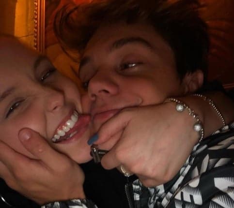 Larissa Manoela comemora um mês de namoro e revela planos para o Carnaval