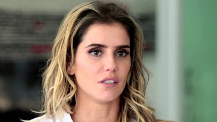 Sem temor e direta, Deborah Secco rebate declarações polêmicas de traições: "Não preciso mentir para ser amada"