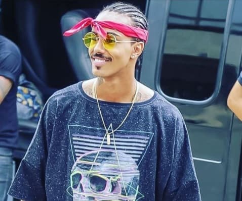 MC Livinho se defende e fala sobre agressão a funcionário: “Não vou ficar pagando de o que não sou pra te agradar”