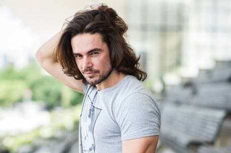 Após atuar em novelas bíblicas da Record, ator é escalado para nova novela das nove da Globo