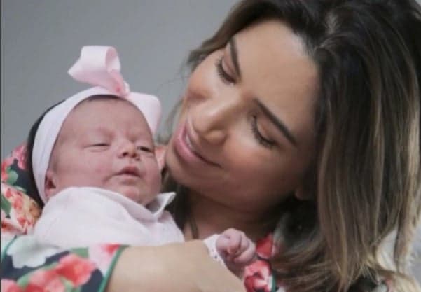 Patricia Abravanel parou de amamentar a filha aos 3 meses e motivo foi revelado