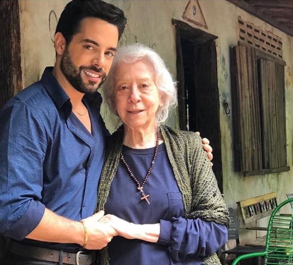 Ex-Record, Pedro Carvalho posa ao lado de Fernanda Montenegro: 'Gravar com esta Senhora é um aprendizado'