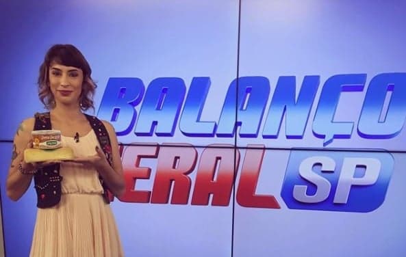 Substituta de Fabíola Reipert, Poliana Rosado se "perde" e dá informação errada no Balanço Geral SP