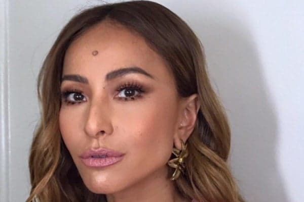 Sabrina Sato fala sério, se emociona e agradece por ter participado do BBB