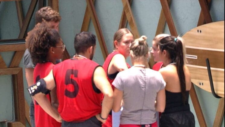 Primeira prova da comida do BBB18 faz Tá com Nada comer língua de boi