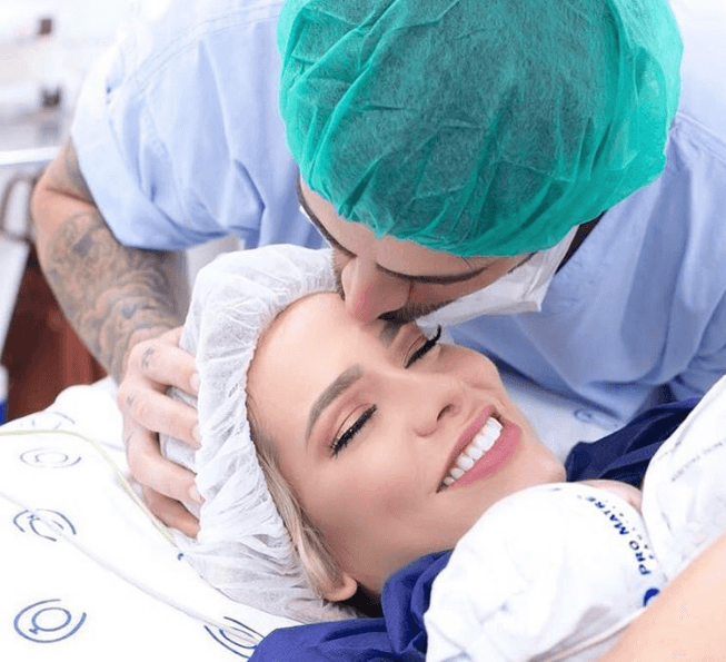 Nasce filha dos ex-BBB Rodrigão e Adriana: 'A nossa Linda deu o ar da graça'