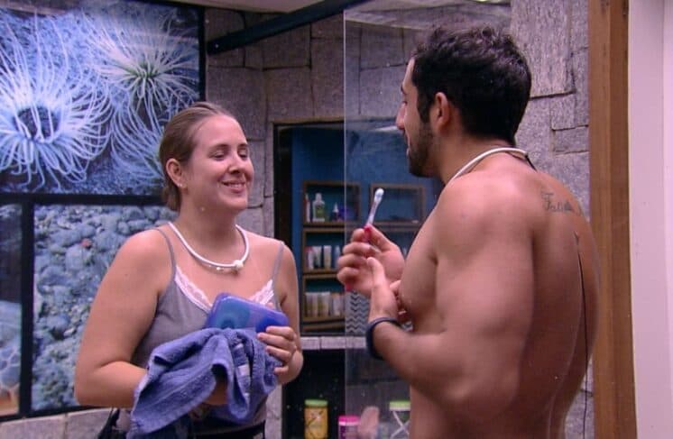 Patrícia diz que ama Kaysar e propõe formar casal no BBB18