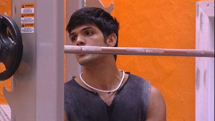 BBB18: Lucas reclama de Caruso após briga: "Passou por mim e nem falou"