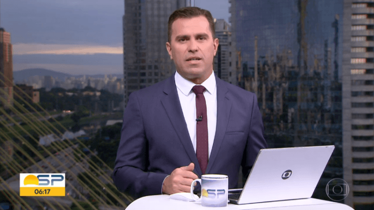 Rodrigo Bocardi pára jornal da Globo, ajuda mulher desempregada e emoção toma conta dos telespectadores