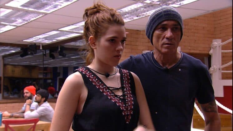 BBB18: Mesmo emparedado, Ayrton exalta Kaysar, mas é repreendido por Ana Clara: "Trouxa"