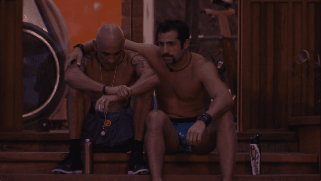 BBB18: Ayrton chama Kaysar para conversar e desabafa com o brother