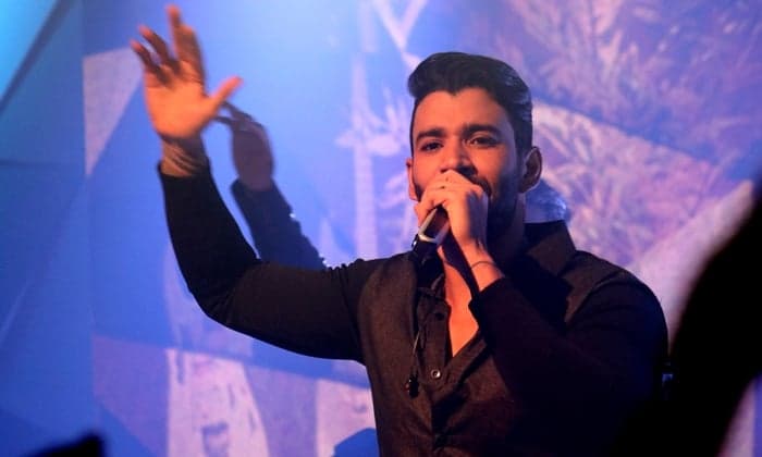 Gusttavo Lima demite todos músicos de sua banda