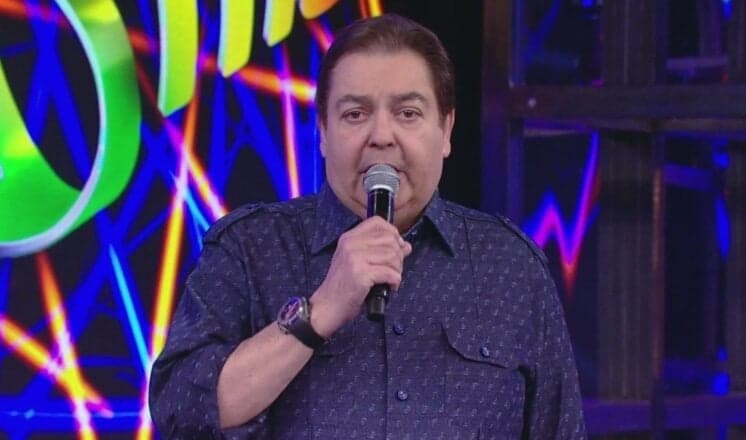 Faustão é internado às pressas com problema no coração e enfrenta cirurgia